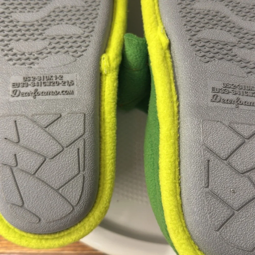 🆕Dearfoams Dinosa Slippers
